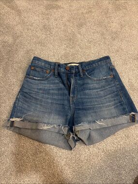 Madewell High-Rise Rolled Cuff Denim Shorts in Blue